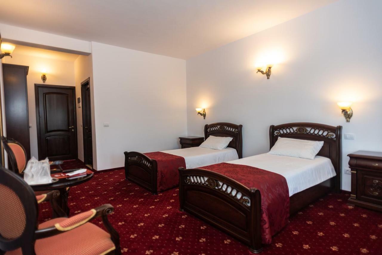 Tango Margo Hotel Valea Lupului  Bagian luar foto